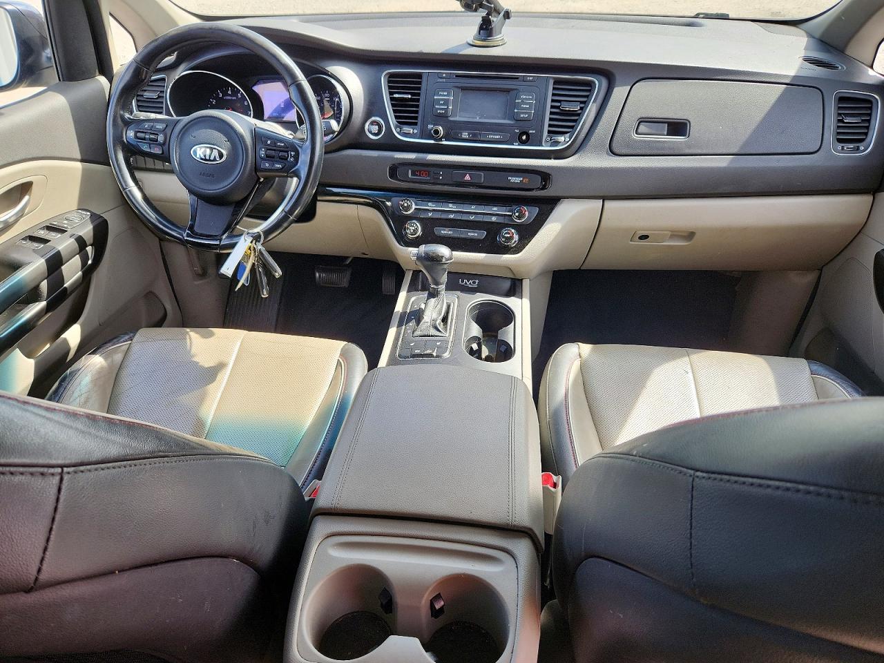 2017 KIA SEDONA LX