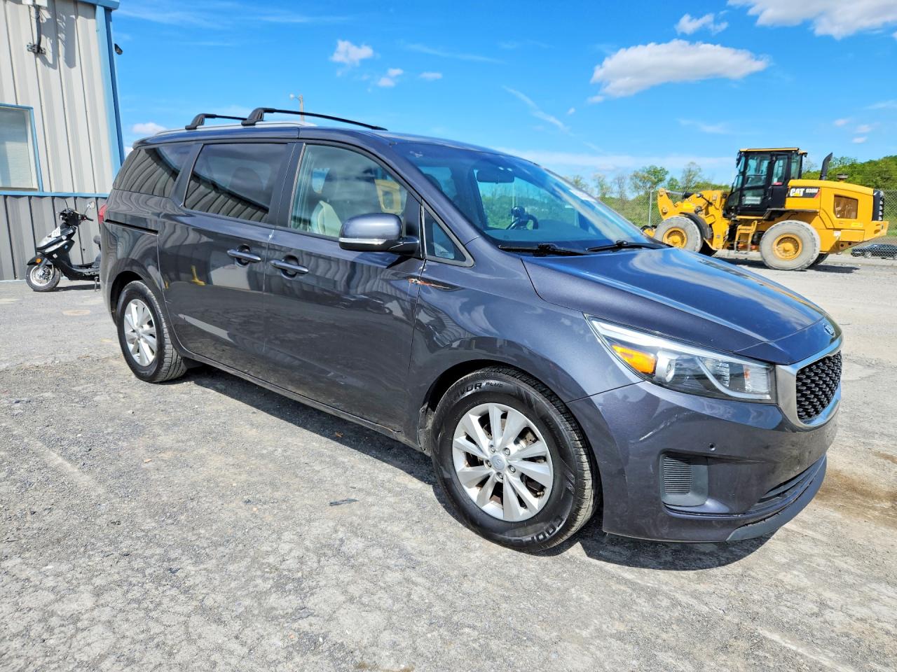 2017 KIA SEDONA LX