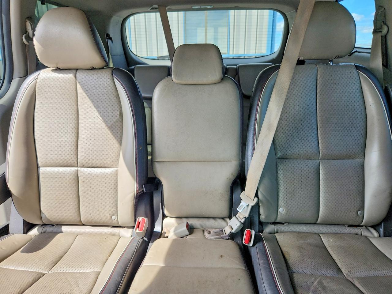 2017 KIA SEDONA LX