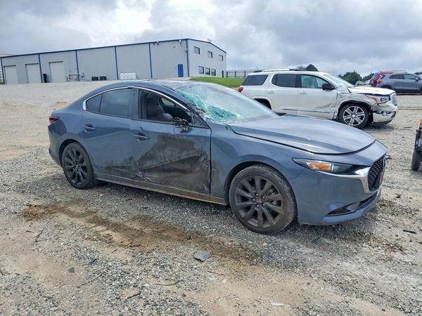 2022 MAZDA 3 Preferred Package