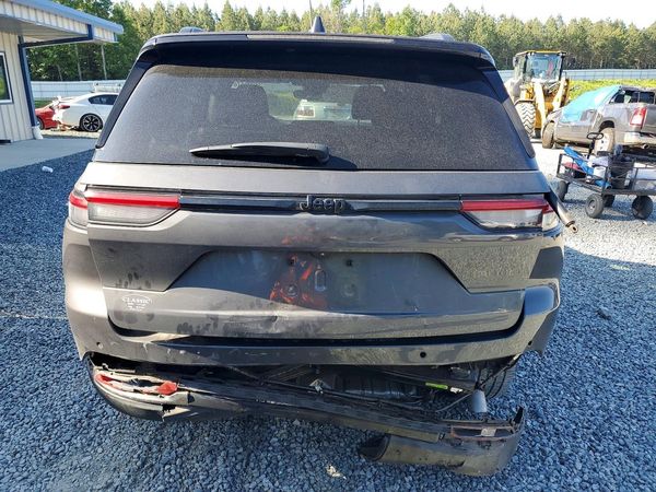 2023 JEEP GRAND CHEROKEE LAREDO 4X2