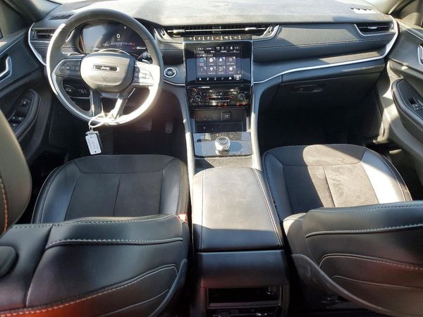 2023 JEEP GRAND CHEROKEE LAREDO 4X2