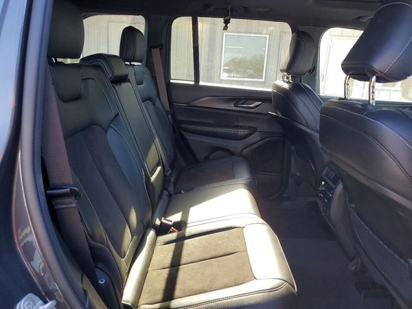 2023 JEEP GRAND CHEROKEE LAREDO 4X2