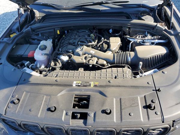 2023 JEEP GRAND CHEROKEE LAREDO 4X2