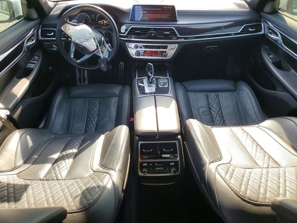 2019 BMW 750