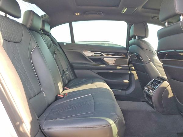 2019 BMW 750