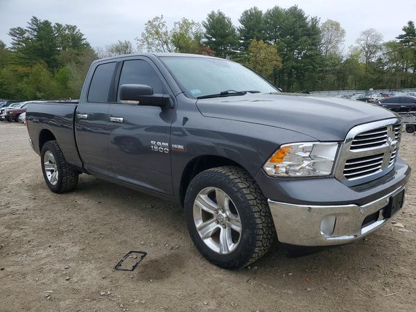 2017 RAM 1500 SLT