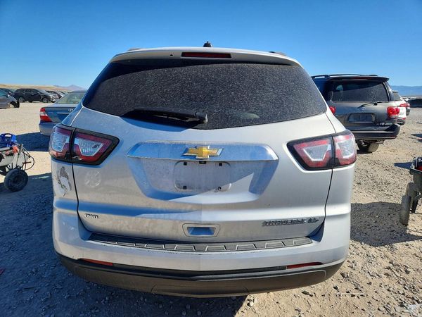 2016 CHEVROLET TRAVERSE LS