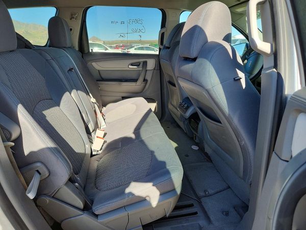 2016 CHEVROLET TRAVERSE LS