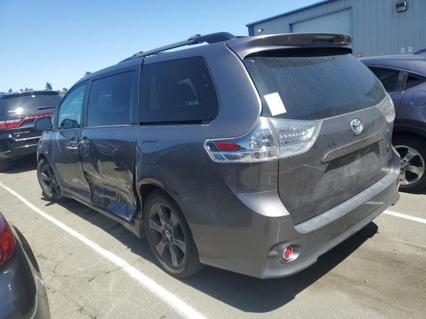 2016 TOYOTA SIENNA