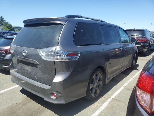 2016 TOYOTA SIENNA