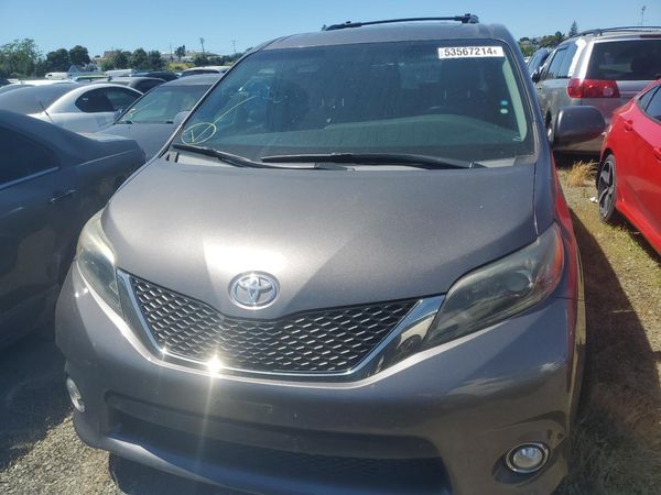 2016 TOYOTA SIENNA