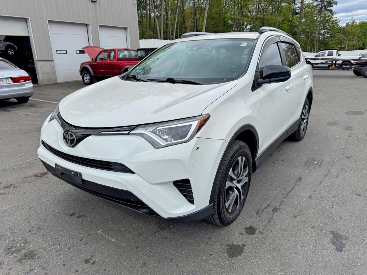 2018 TOYOTA RAV4 LE
