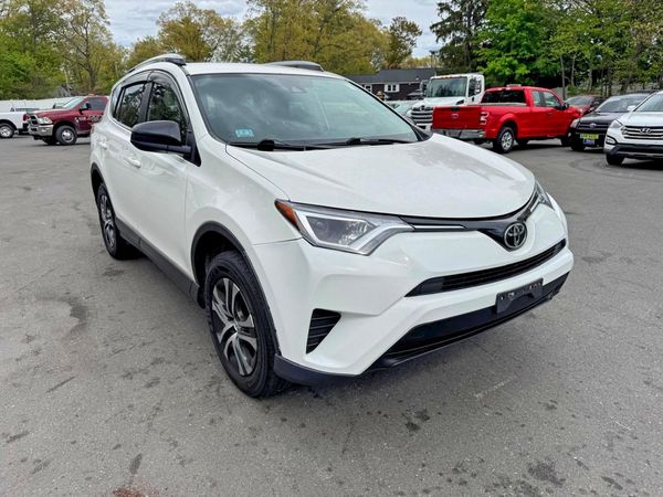 2018 TOYOTA RAV4 LE