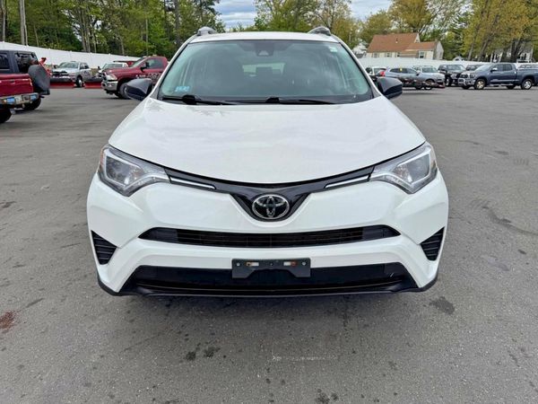 2018 TOYOTA RAV4 LE