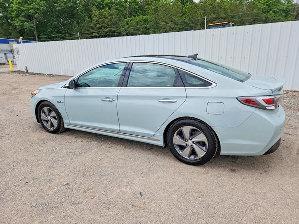 2016 HYUNDAI SONATA GLS (Middle)