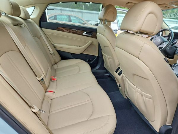 2016 HYUNDAI SONATA GLS (Middle)