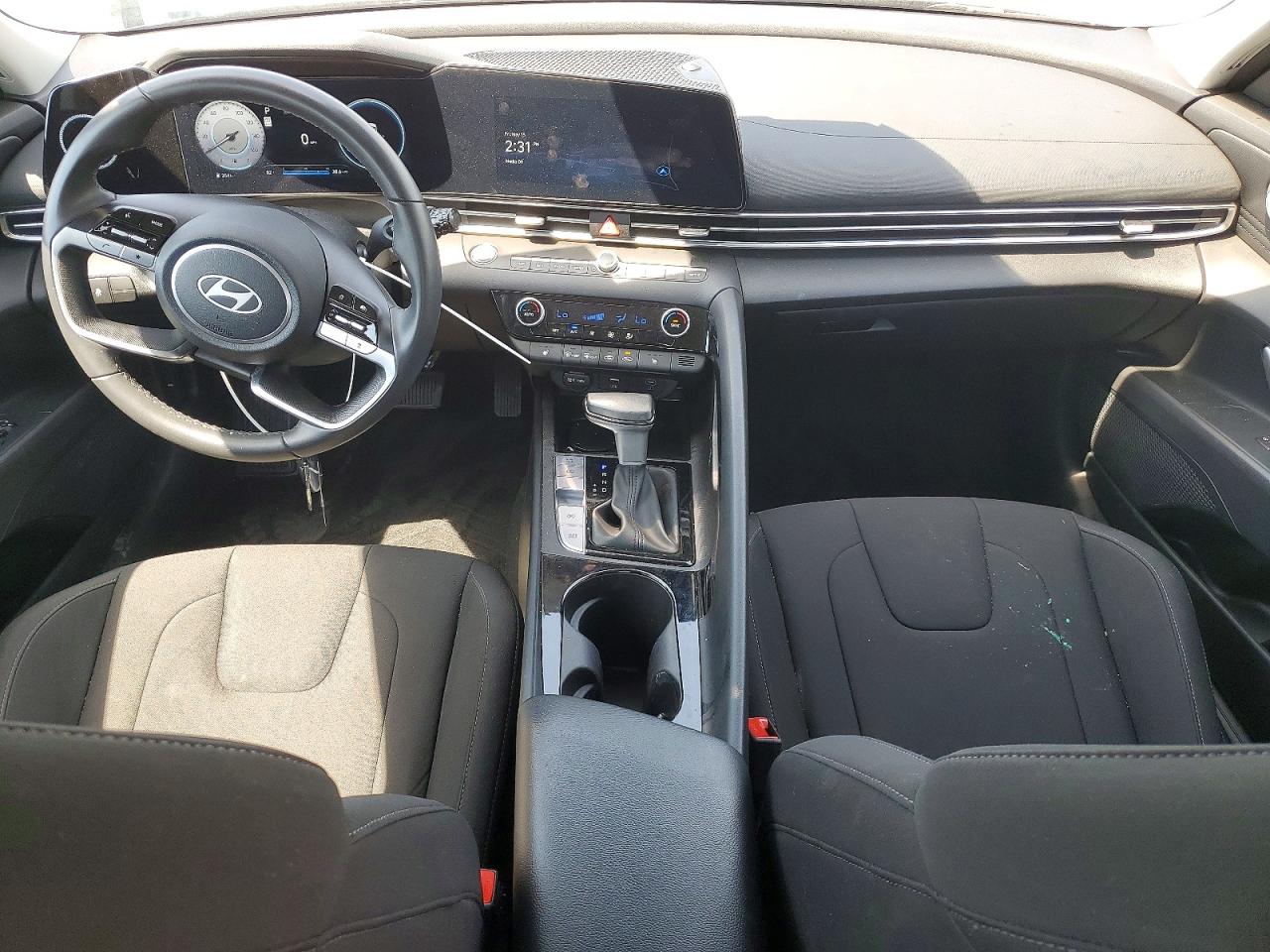 2024 HYUNDAI ELANTRA SEL w/ Convenience Pkg