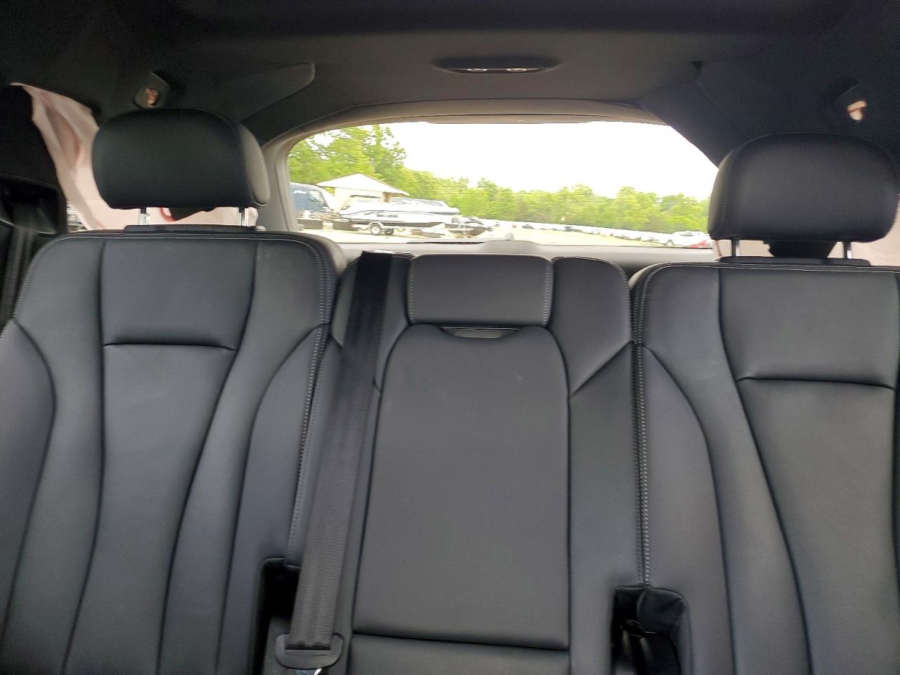2025 AUDI Q7 quattro Premium Plus