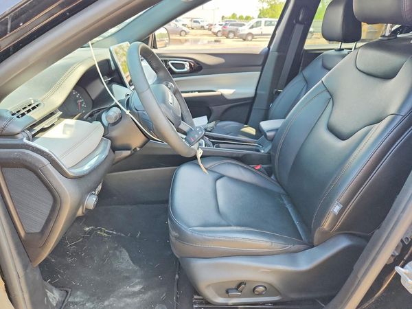 2024 JEEP COMPASS Limited — DENT