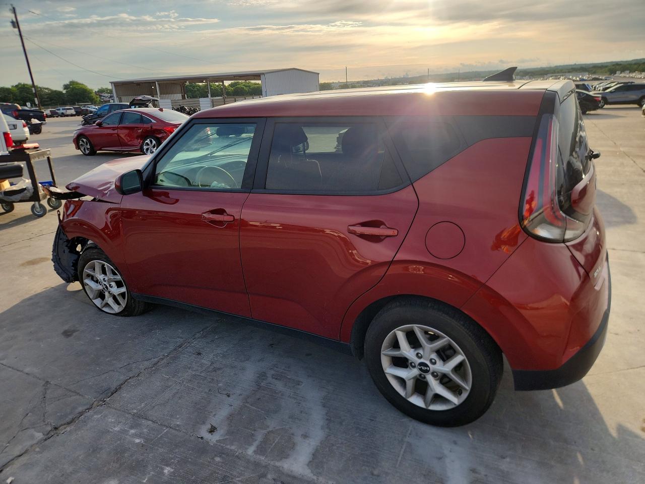 2024 KIA SOUL LX, S