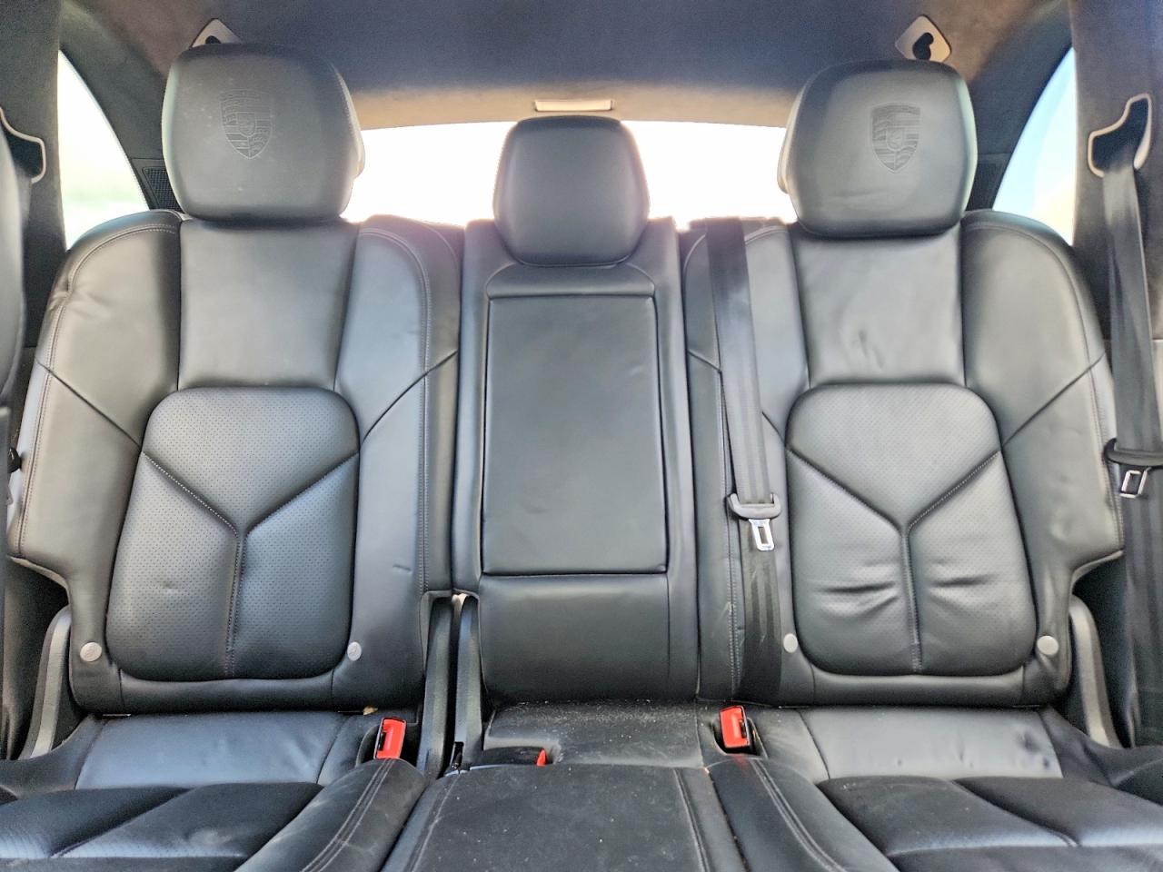 2011 PORSCHE CAYENNE