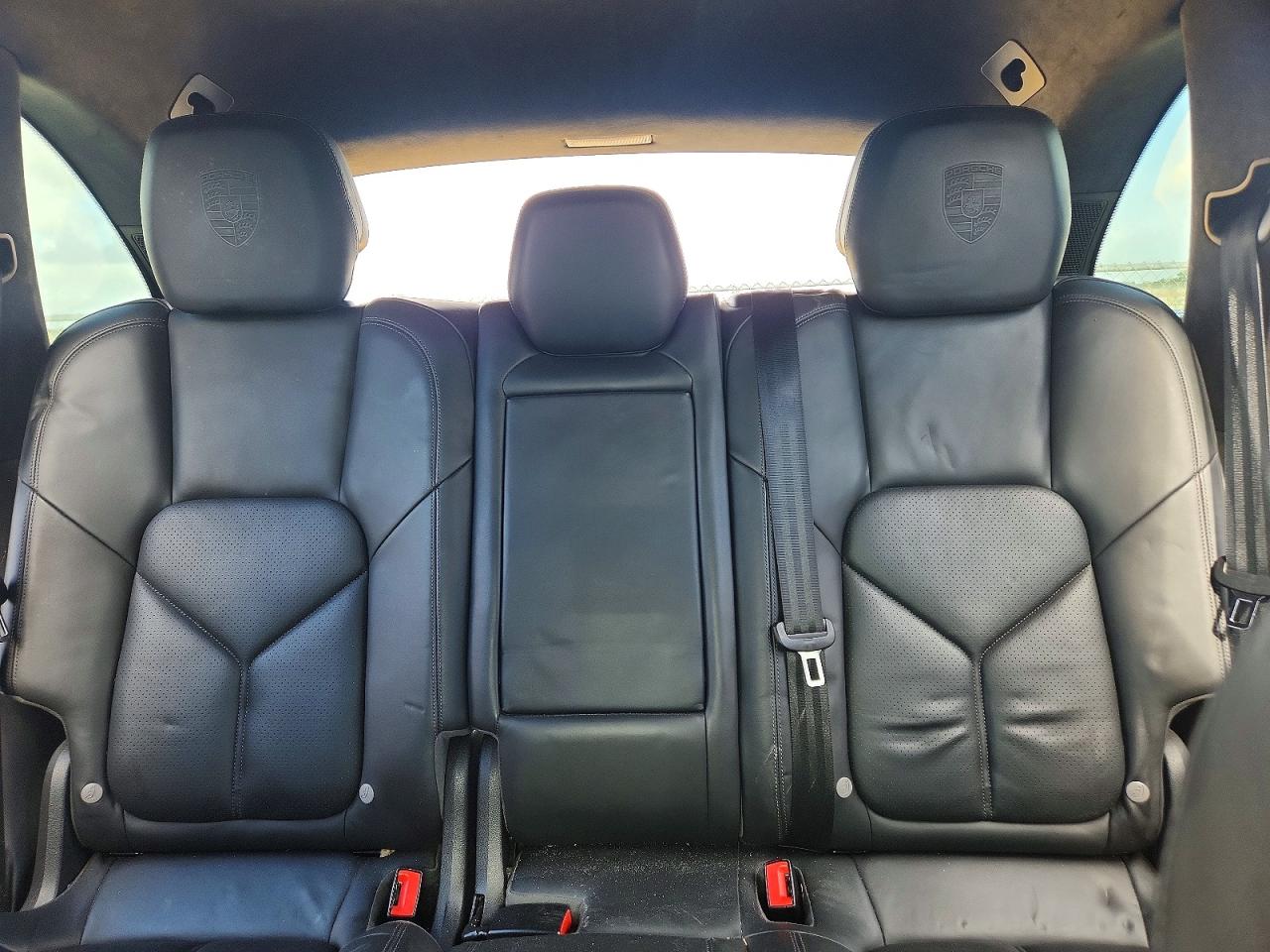 2011 PORSCHE CAYENNE