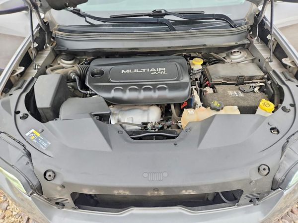 2019 JEEP CHEROKEE LATITUDE FWD