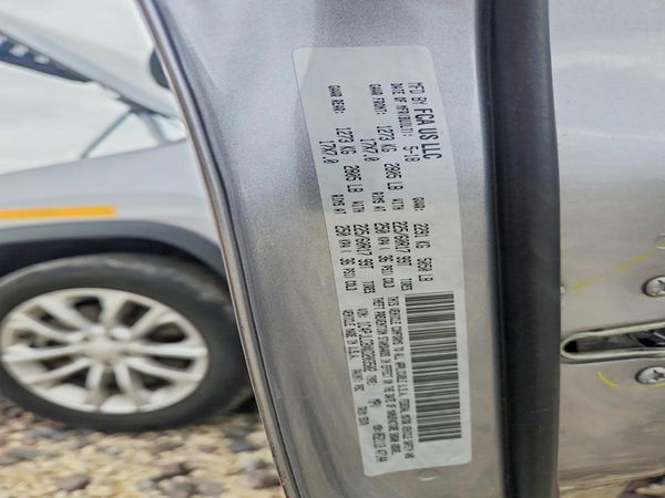 2019 JEEP CHEROKEE LATITUDE FWD