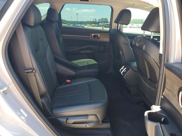 2023 KIA SORENTO EX