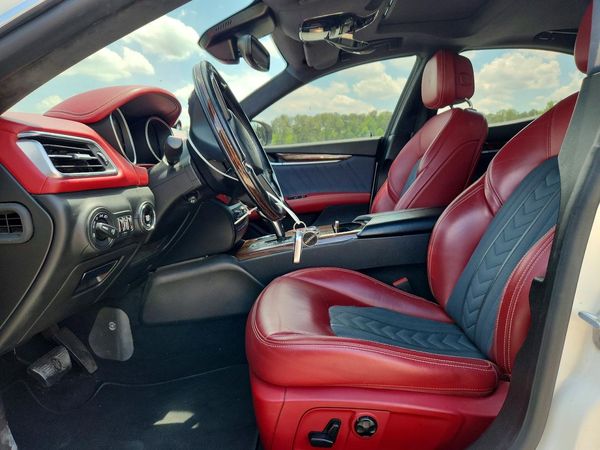 2019 MASERATI GHIBLI Luxury