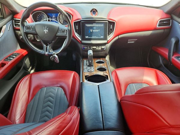 2019 MASERATI GHIBLI Luxury