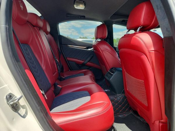 2019 MASERATI GHIBLI Luxury