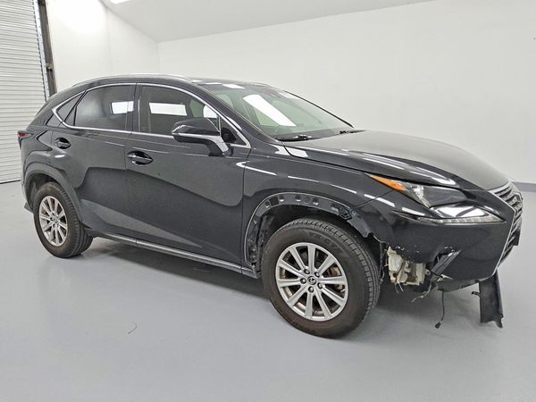2020 LEXUS NX 300 Comfort — Passenger 3/4