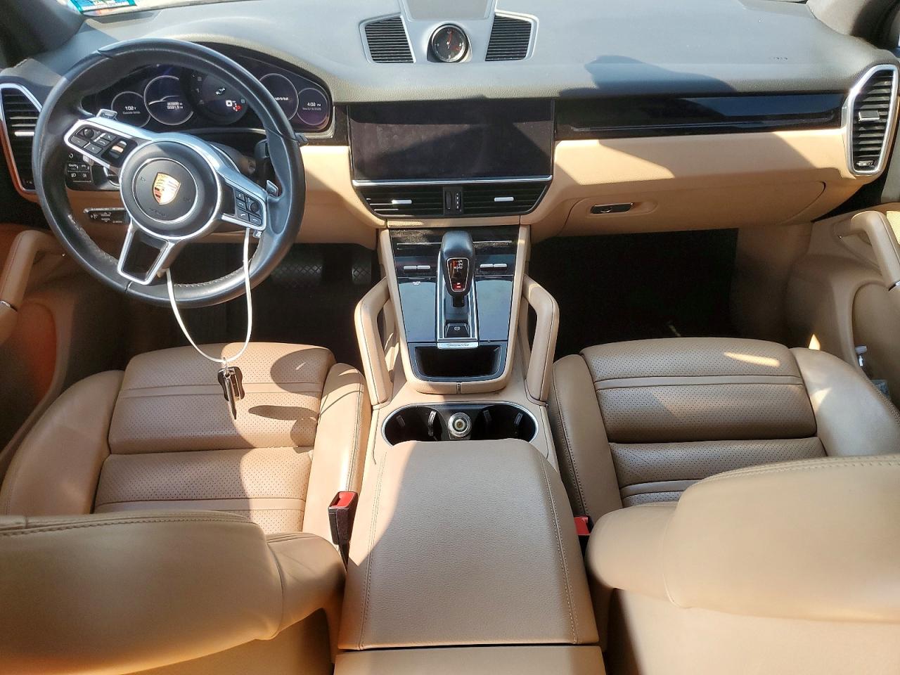 2020 PORSCHE CAYENNE
