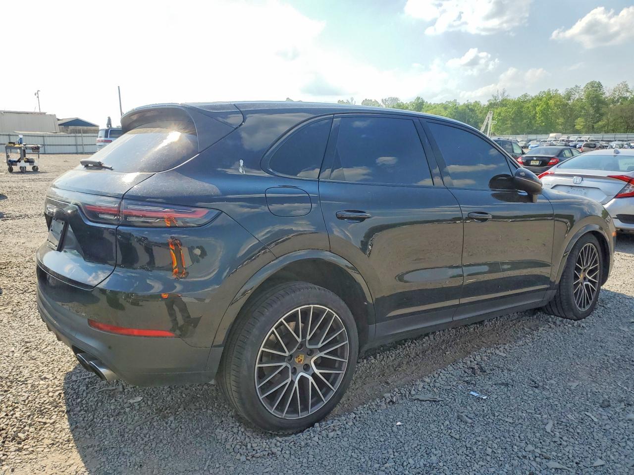2020 PORSCHE CAYENNE