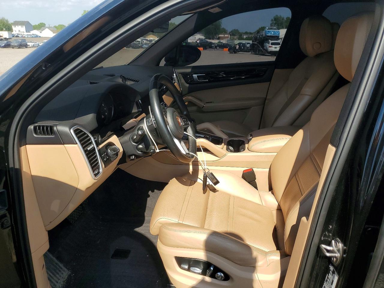 2020 PORSCHE CAYENNE