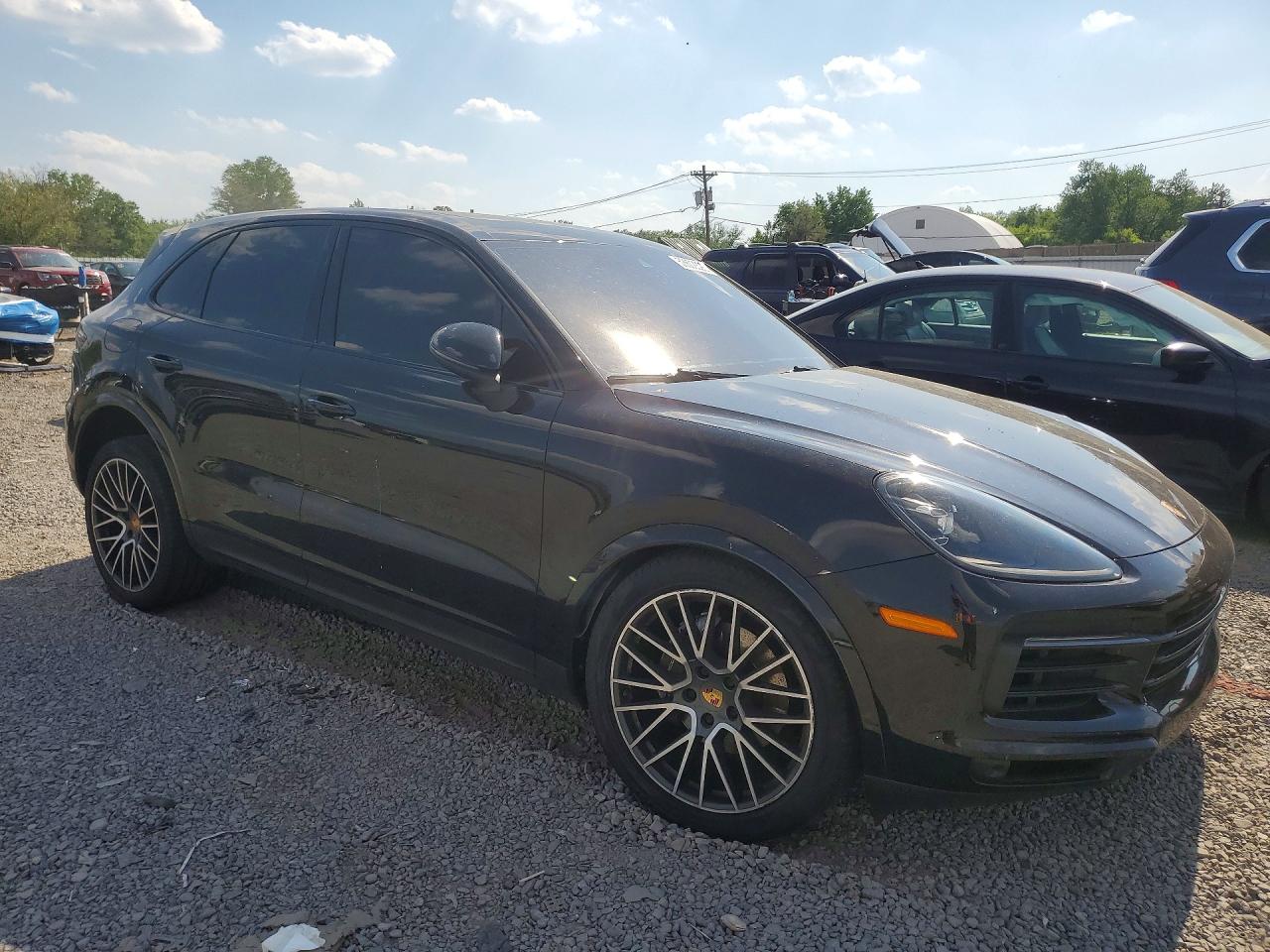 2020 PORSCHE CAYENNE
