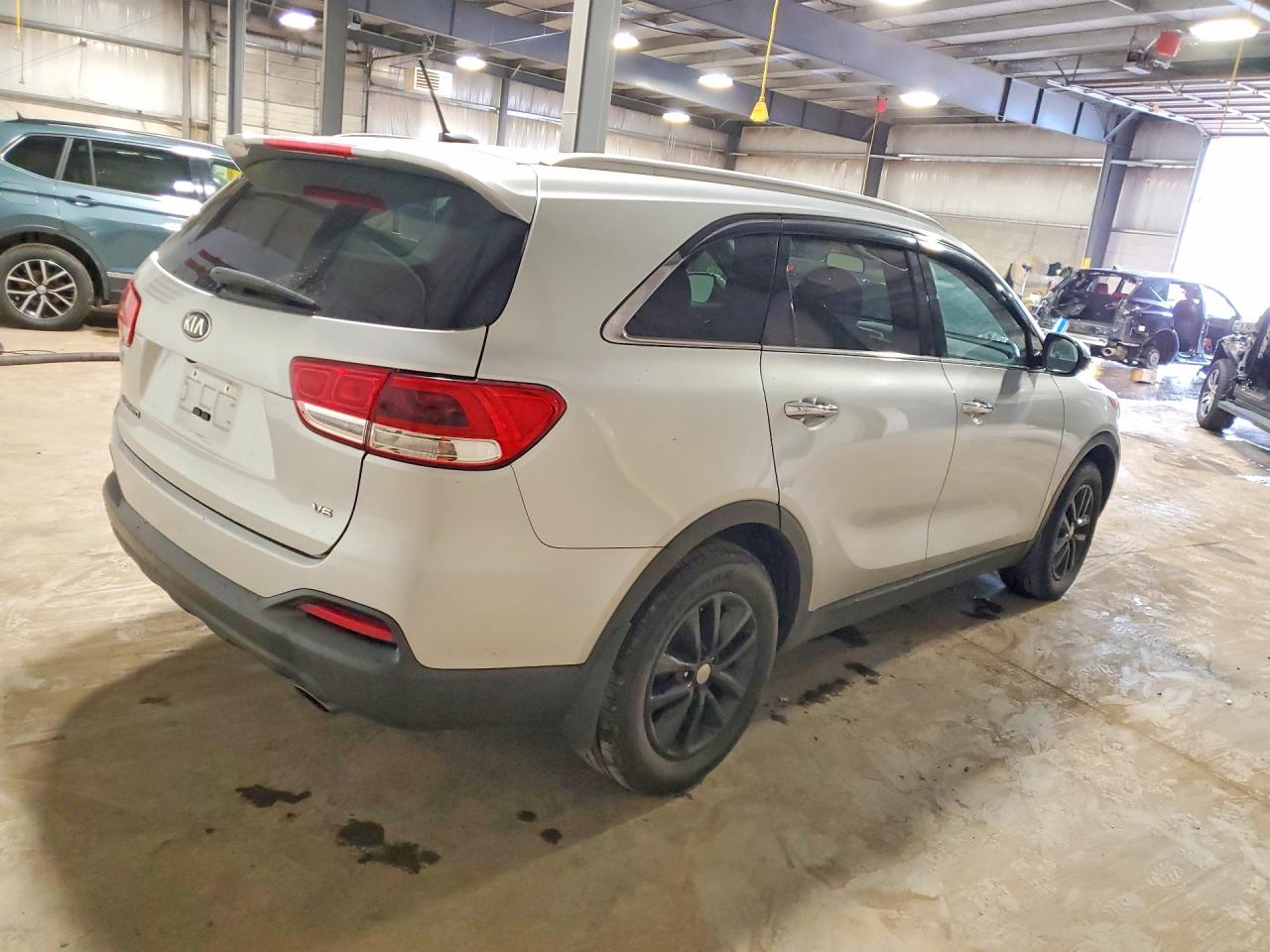 2018 KIA SORENTO L, LX