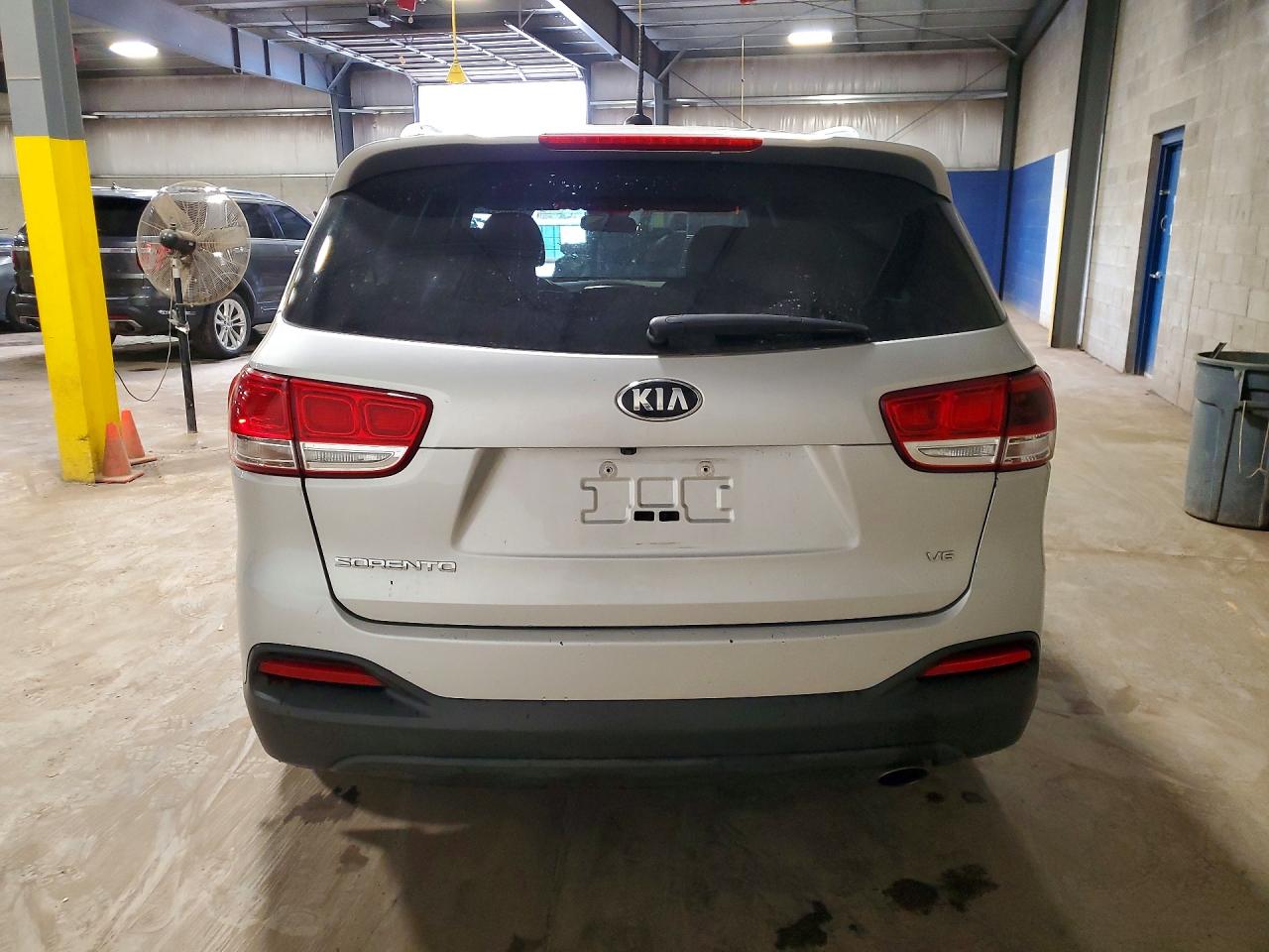 2018 KIA SORENTO L, LX