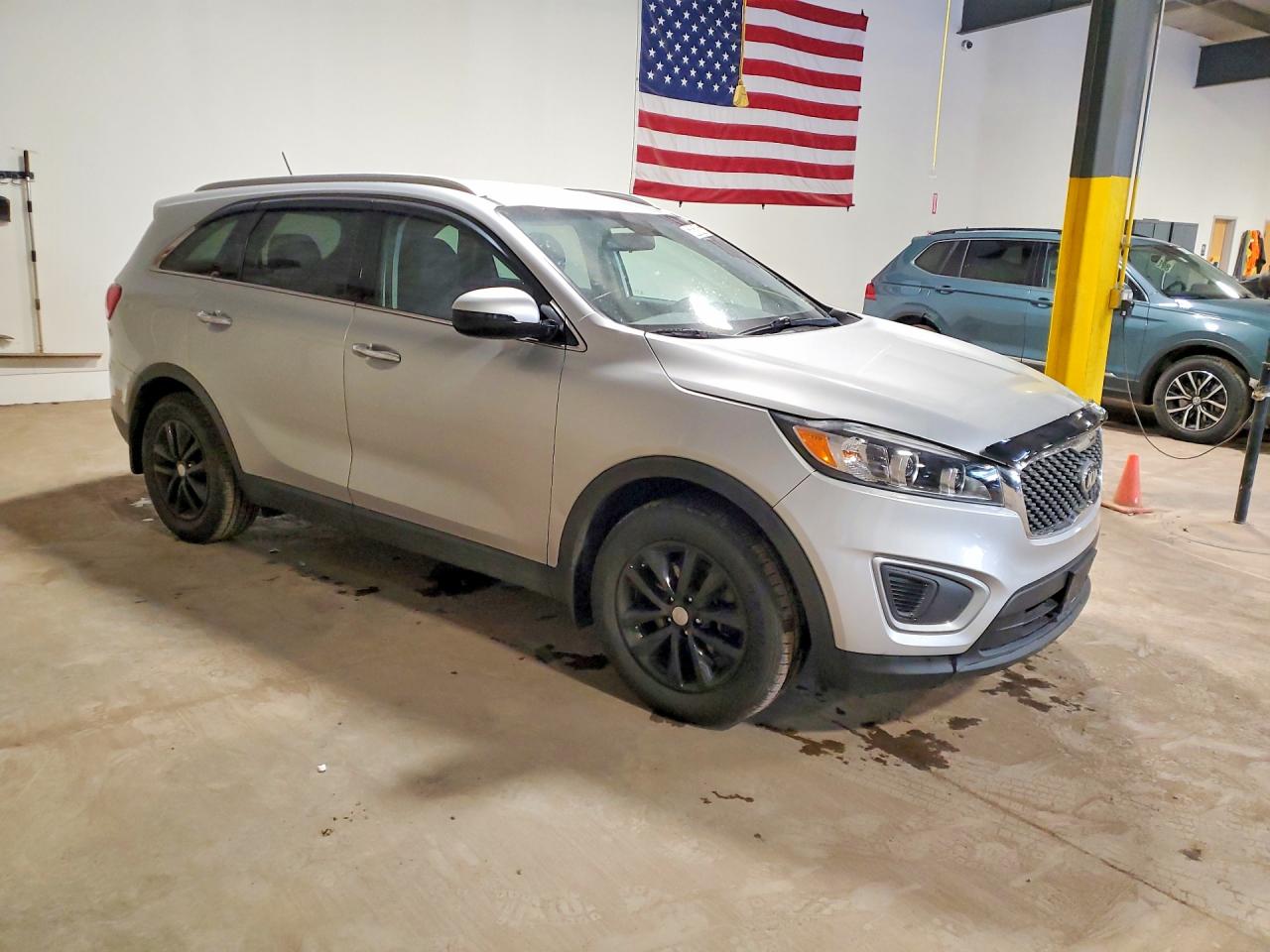 2018 KIA SORENTO L, LX