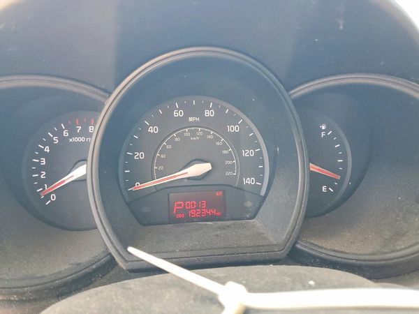 2013 KIA RIO 5-DOOR EX / SX