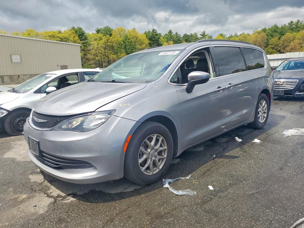 2020 CHRYSLER VOYAGER