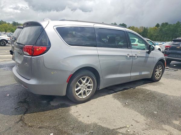 2020 CHRYSLER VOYAGER