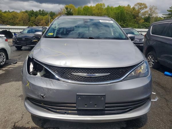 2020 CHRYSLER VOYAGER