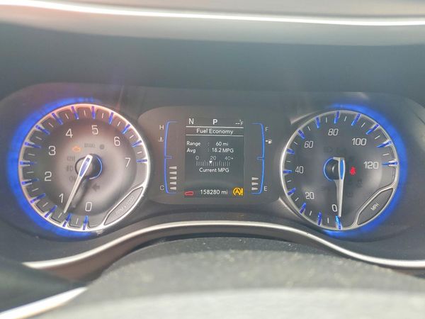 2020 CHRYSLER VOYAGER