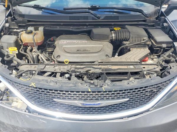 2020 CHRYSLER VOYAGER