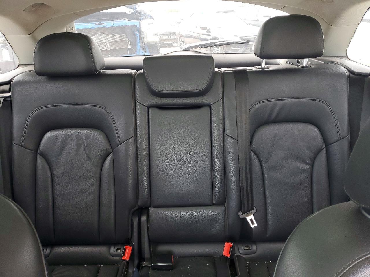 2013 AUDI Q5 Premium Plus