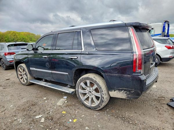 2017 CADILLAC ESCALADE Platinum