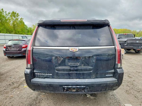 2017 CADILLAC ESCALADE Platinum